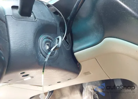 2000 Honda Odyssey z USA, uszkodzony, nr VIN 2HCRL1851YH506200